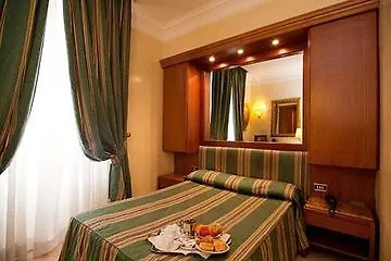 Raeli Luce Otel Roma