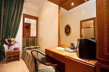 Raeli Luce Otel