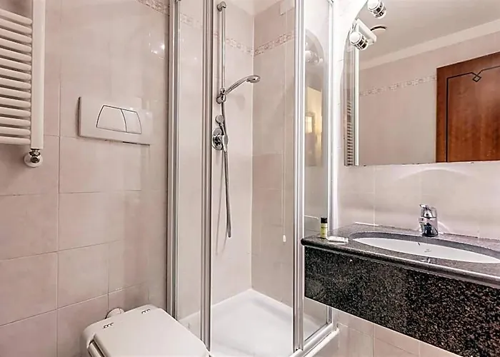 Otel Raeli Luce 4*