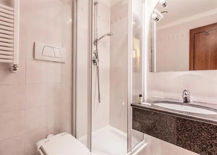 Raeli Luce Otel 4*