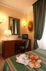 Otel Raeli Luce 4*